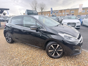Used Peugeot 208 2019 for sale - 77803125: Photo