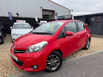 Used Toyota Yaris 2014 for sale - 77062548: Photo