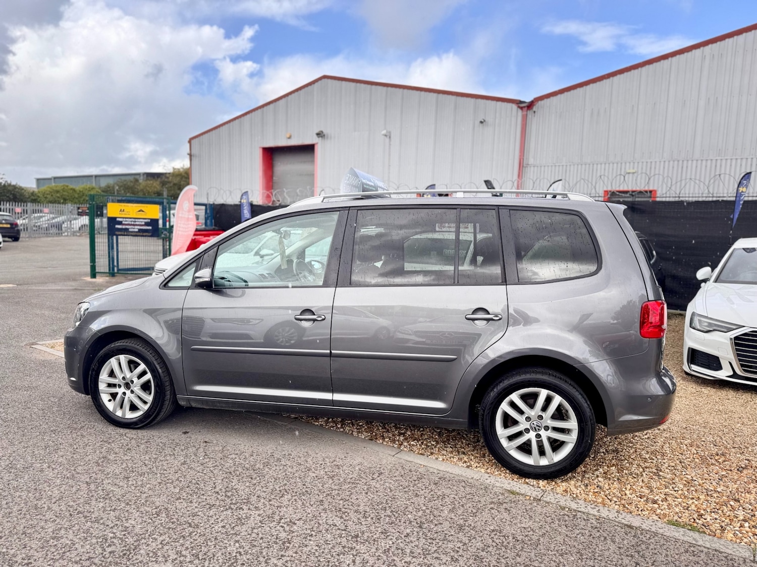 Used Volkswagen Touran 2015 for sale - 76159636: Photo 17