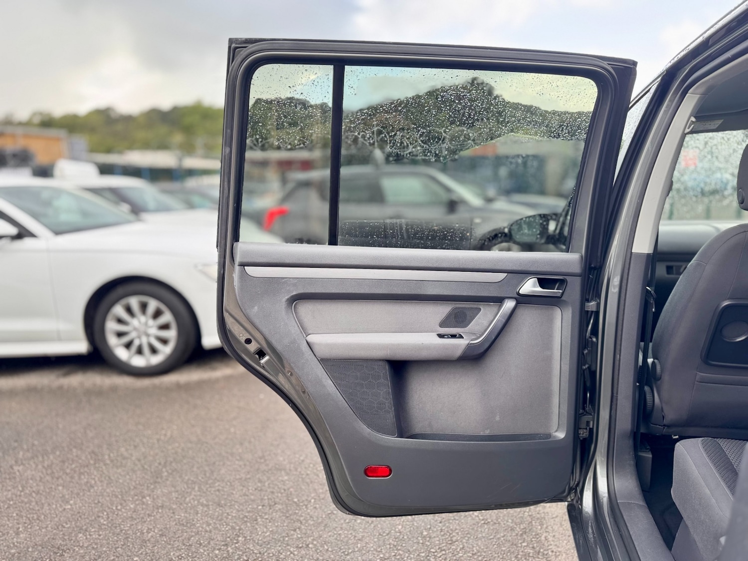 Used Volkswagen Touran 2015 for sale - 76159636: Photo 41
