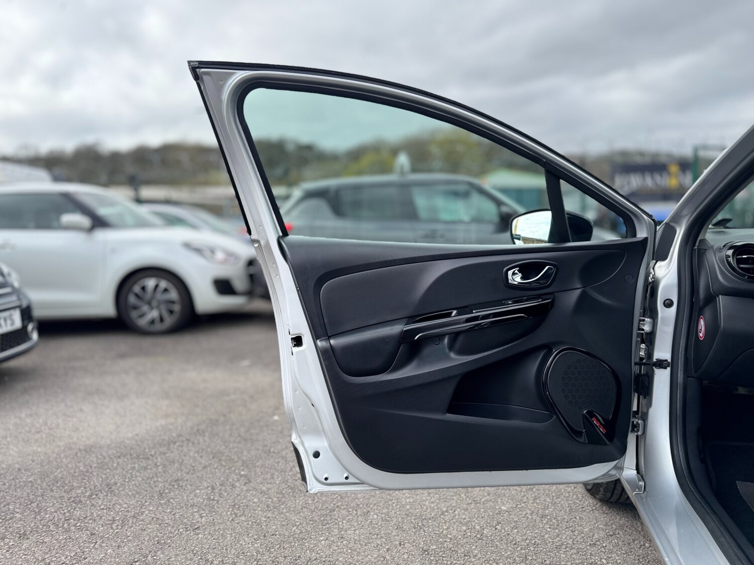 Used Renault Clio 2014 for sale - 78177551: Photo 40