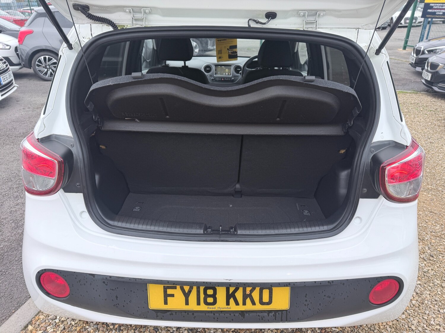 Used Hyundai i10 2018 for sale - 77950490: Photo 18