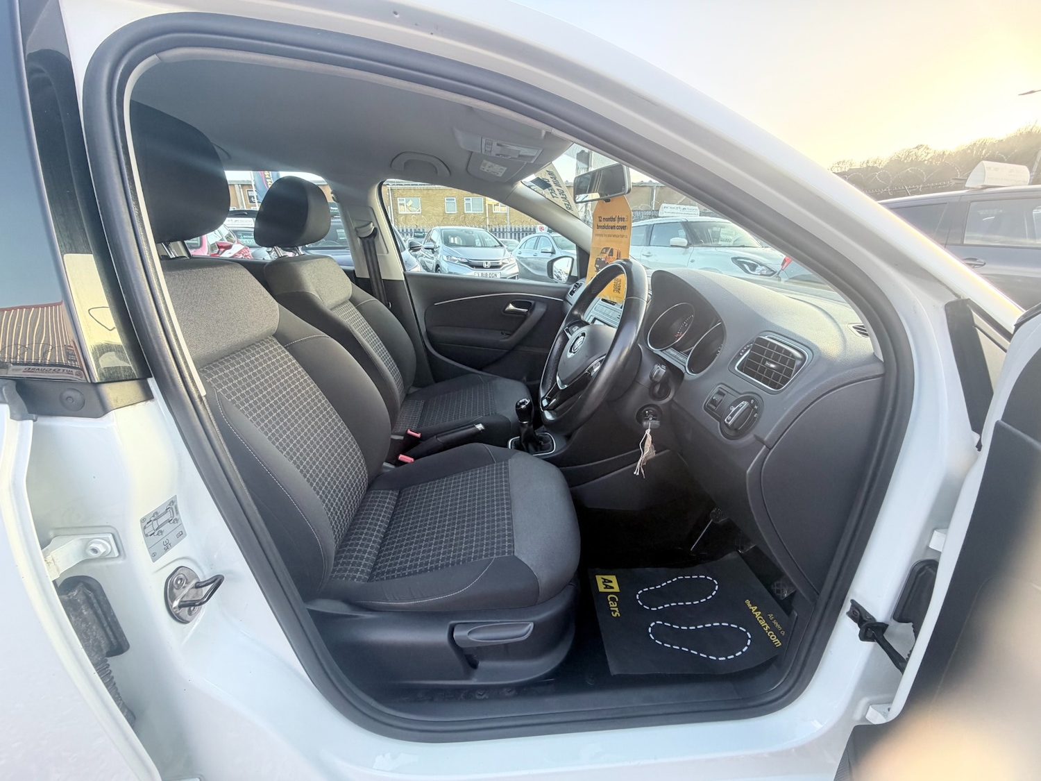 Used Volkswagen Polo 2015 for sale - 77938348: Photo 8