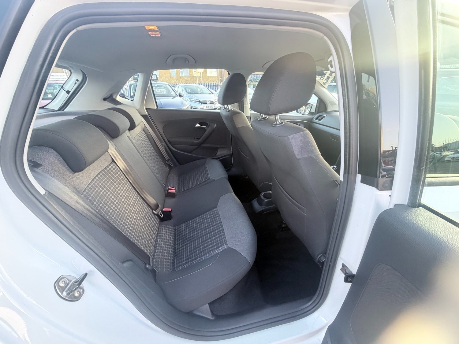 Used Volkswagen Polo 2015 for sale - 77938348: Photo 9