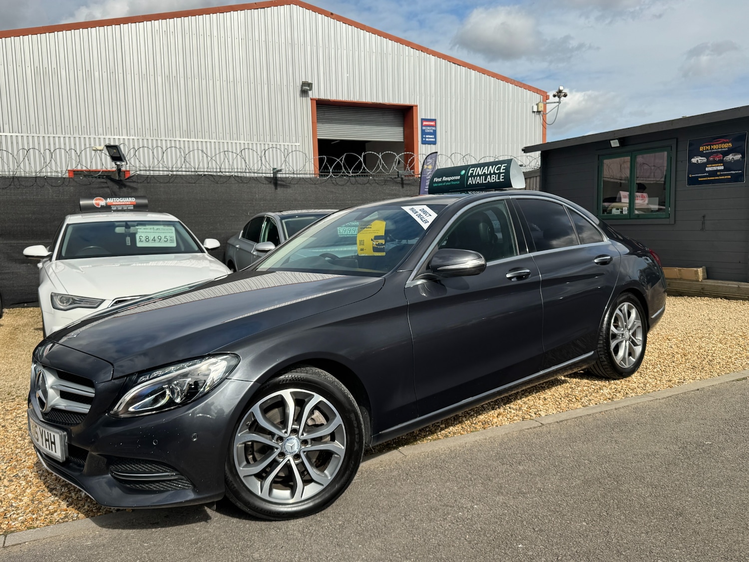 Used Mercedes-Benz C Class 2015 for sale - 78031370: Photo 3