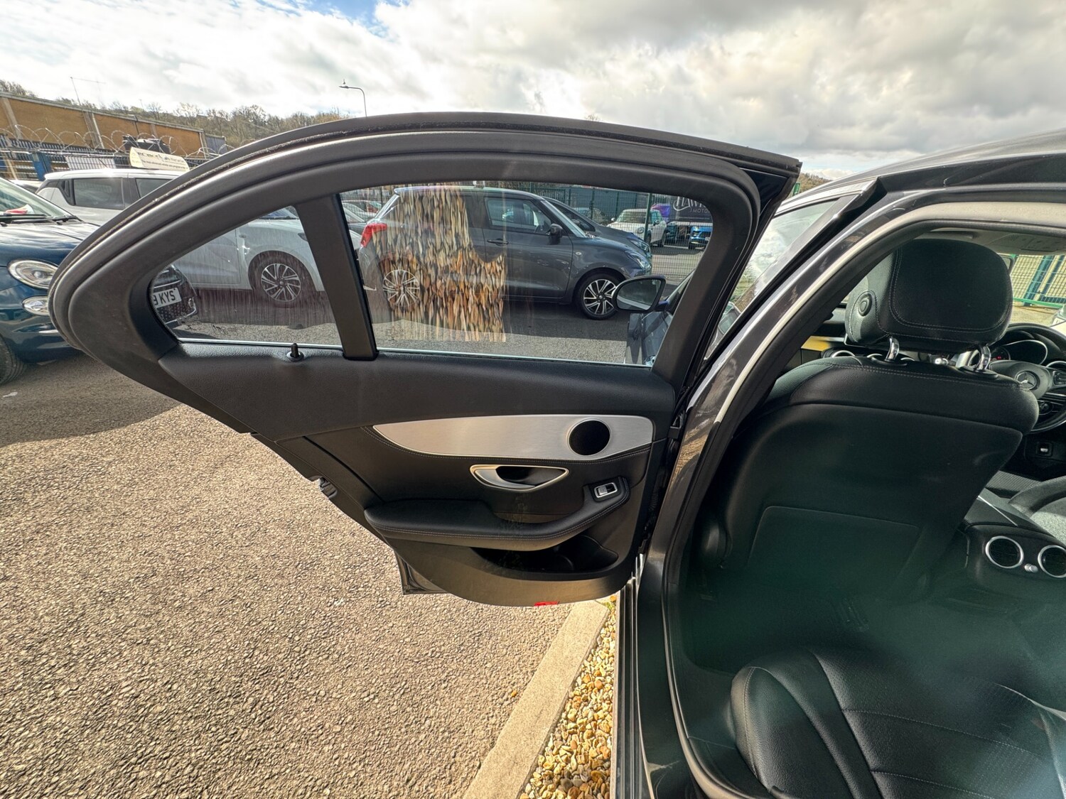 Used Mercedes-Benz C Class 2015 for sale - 78031370: Photo 42