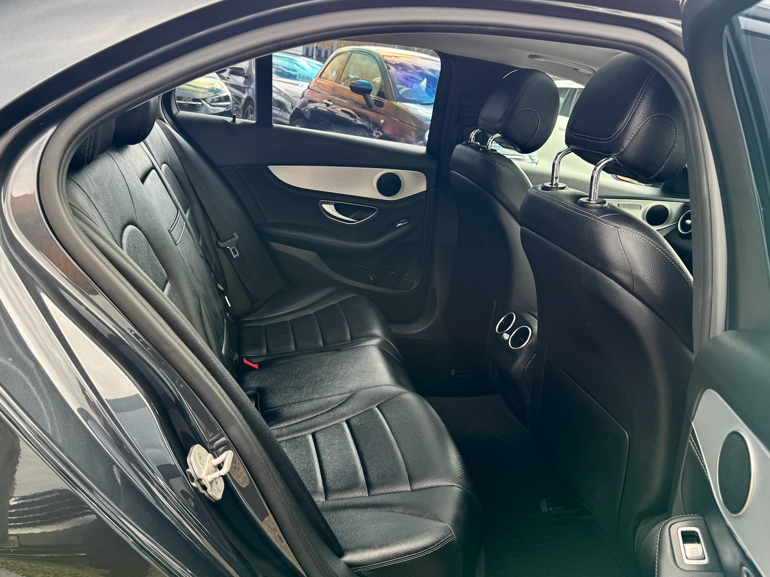 Used Mercedes-Benz C Class 2015 for sale - 78031370: Photo 9