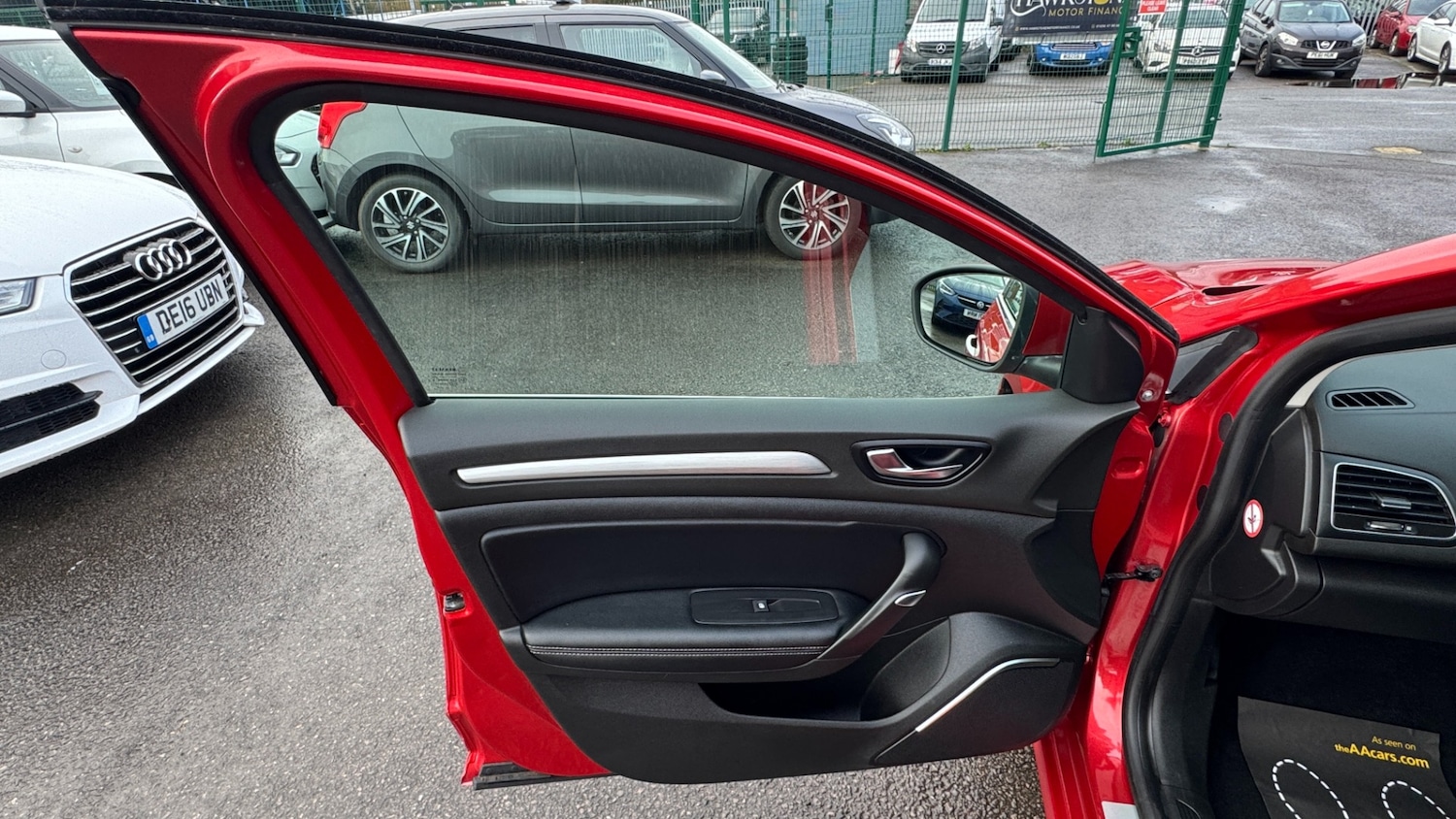 Used Renault Megane 2017 for sale - 77504422: Photo 40