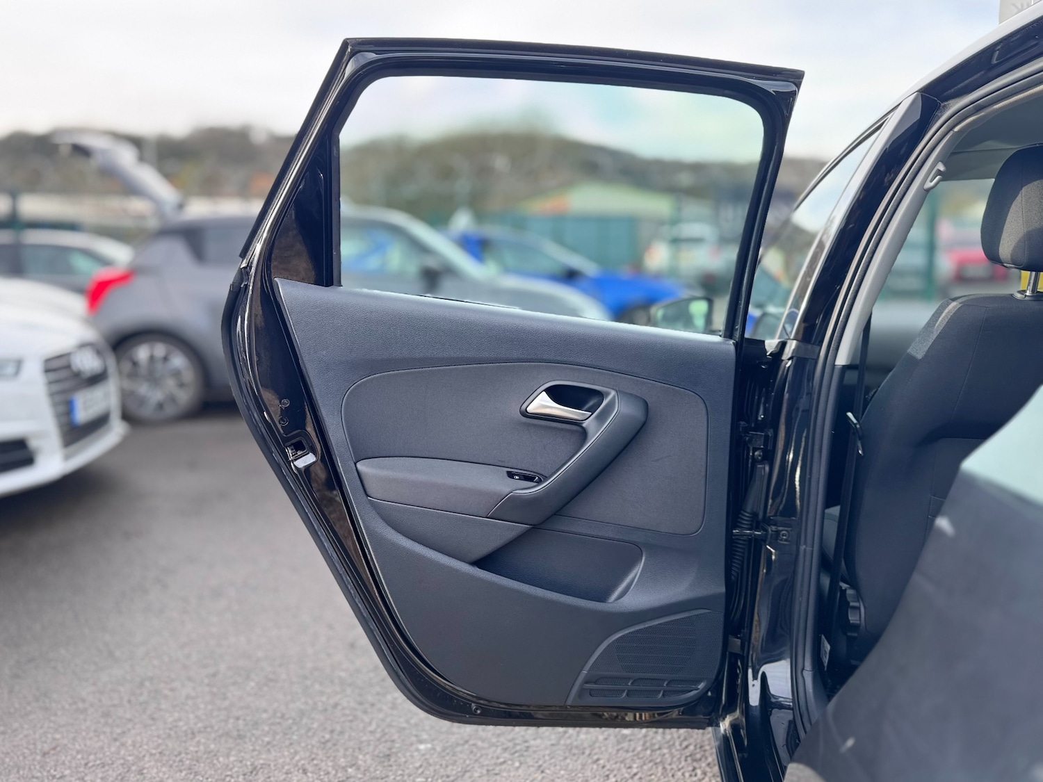 Used Volkswagen Polo 2013 for sale - 77052126: Photo 38