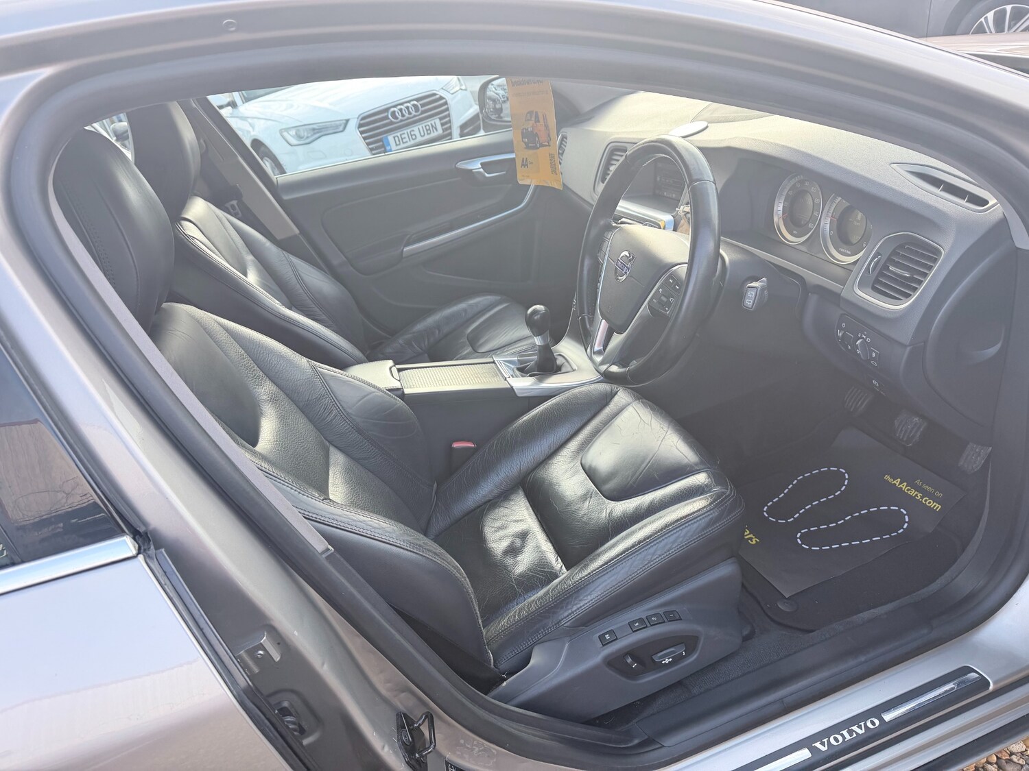 Used Volvo V60 2012 for sale - 78225993: Photo 8