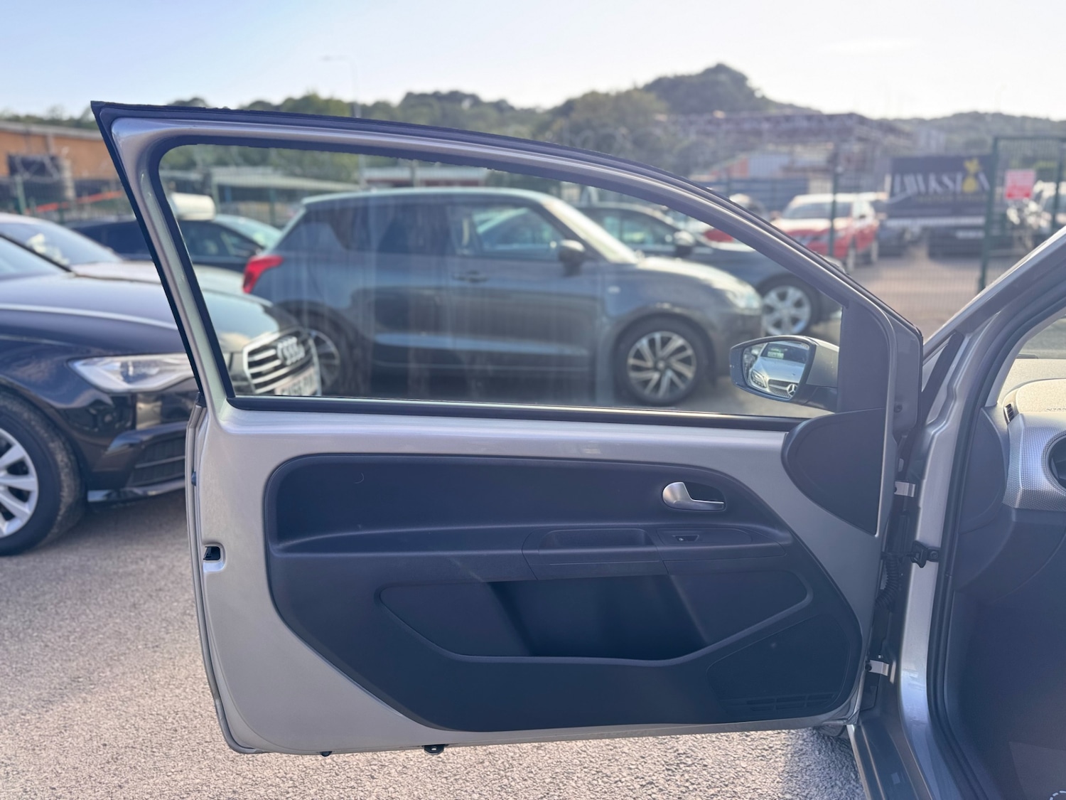 Used Volkswagen up! 2017 for sale - 77063235: Photo 37