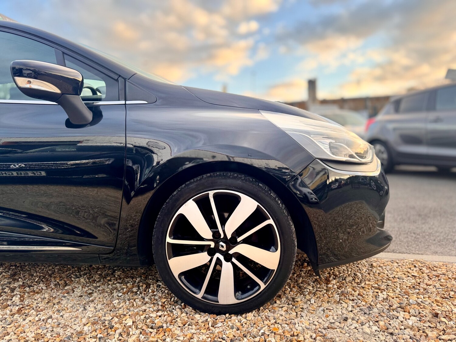 Used Renault Clio 2015 for sale - 76366216: Photo 21