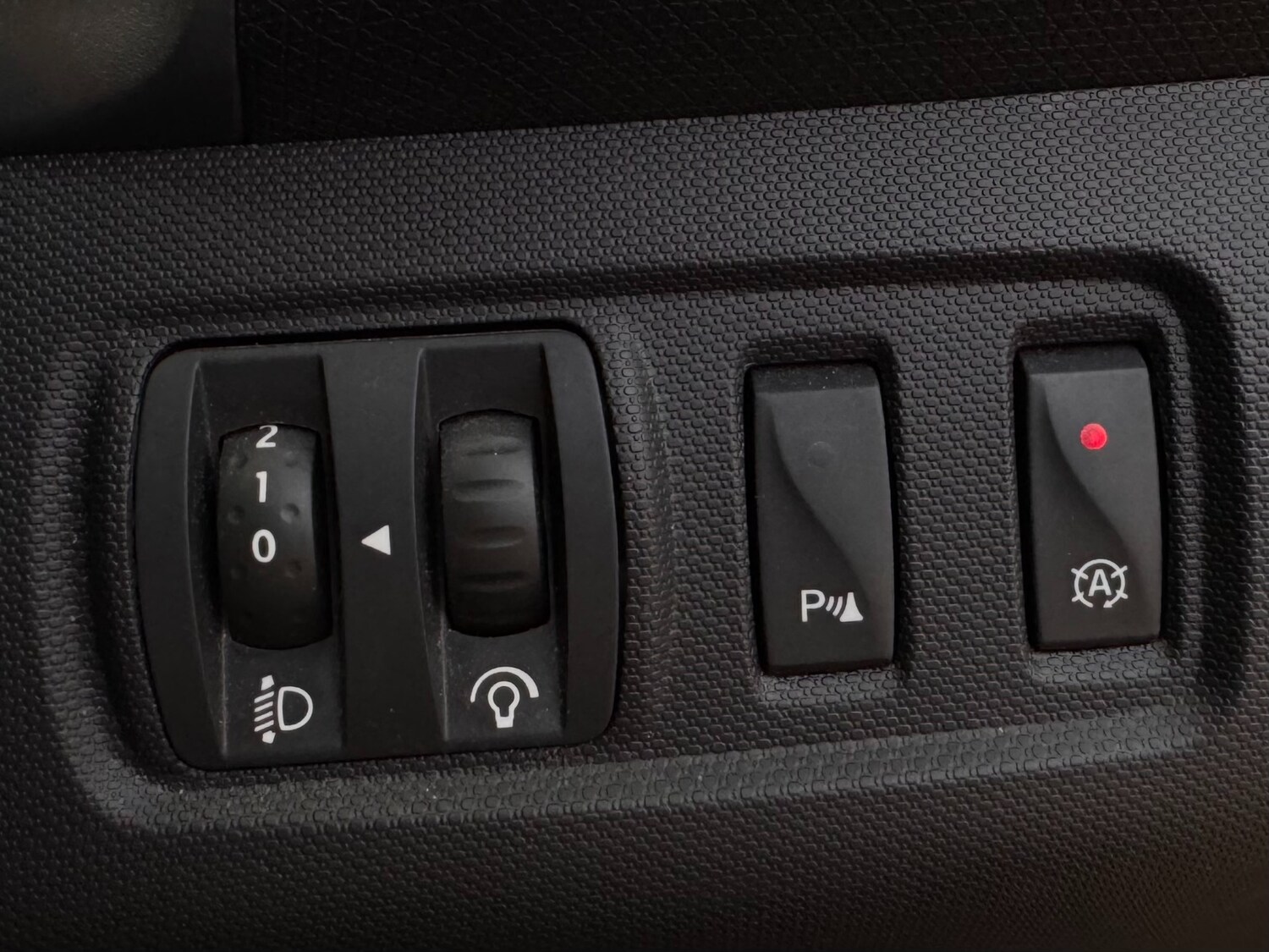 Used Renault Clio 2015 for sale - 76366216: Photo 27