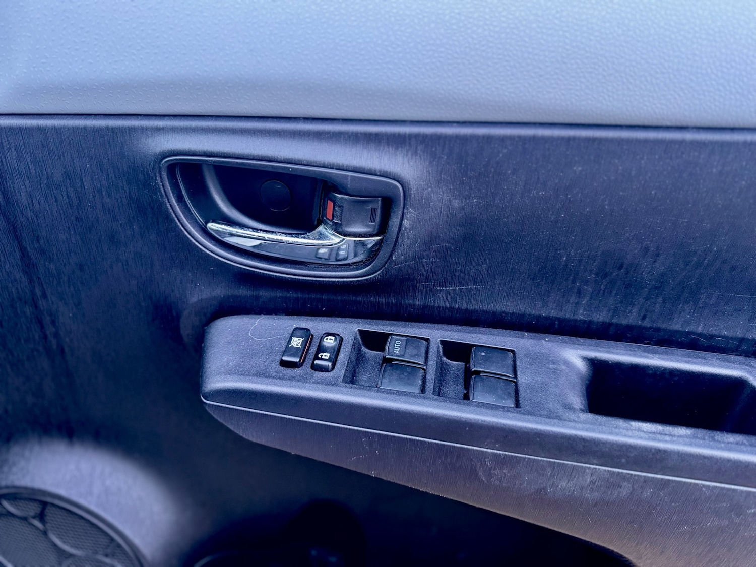 Used Toyota Yaris 2012 for sale - 76536341: Photo 26