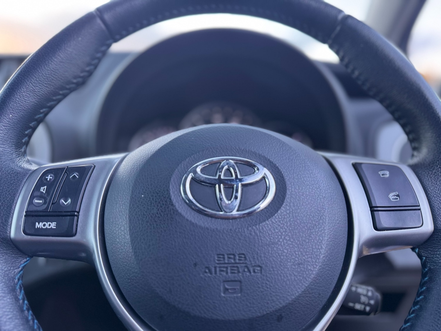 Used Toyota Yaris 2012 for sale - 76536341: Photo 30