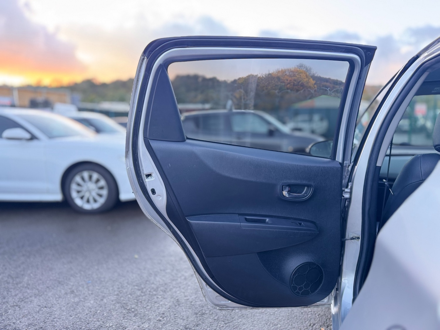 Used Toyota Yaris 2012 for sale - 76536341: Photo 42