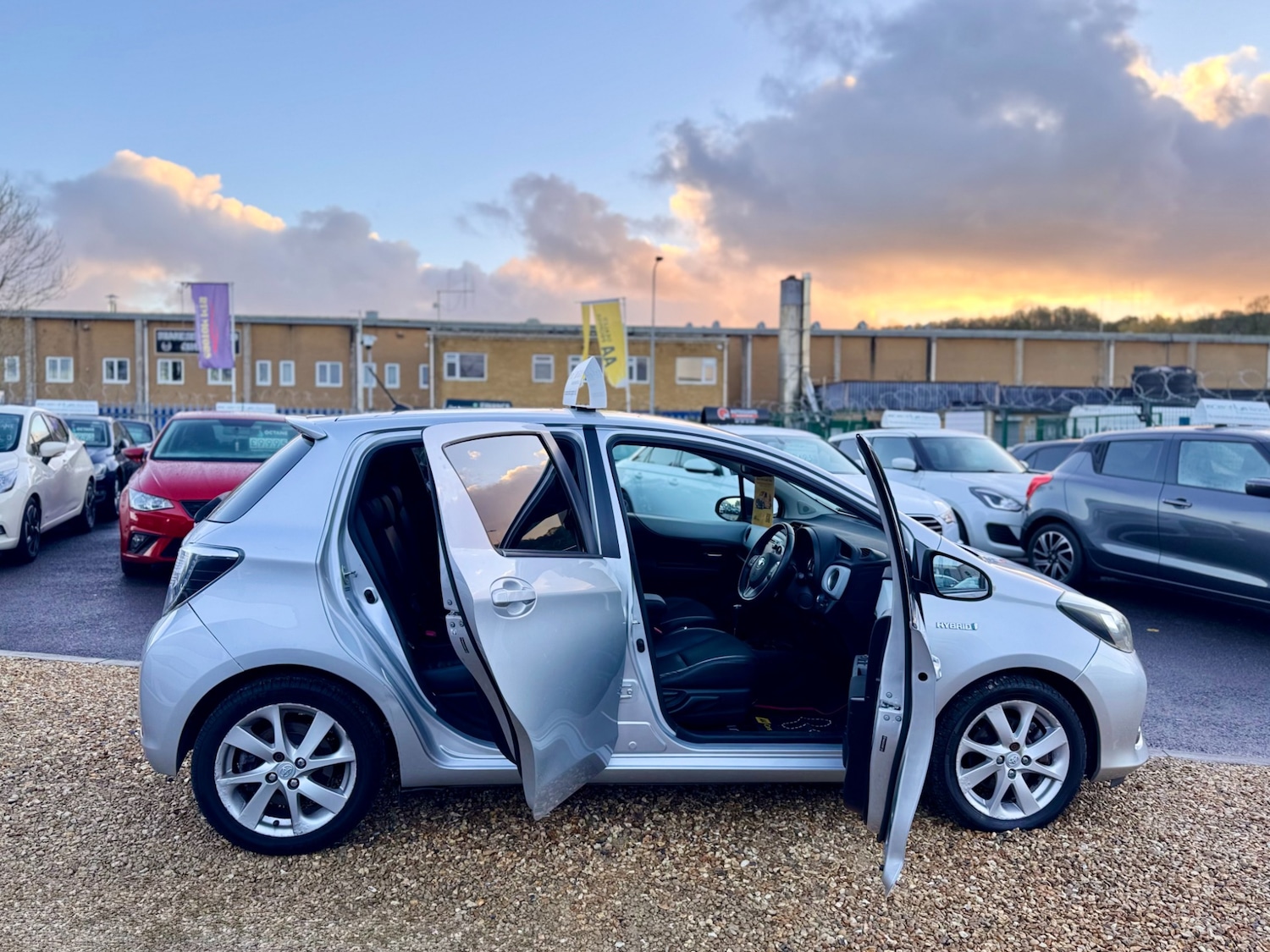 Used Toyota Yaris 2012 for sale - 76536341: Photo 47