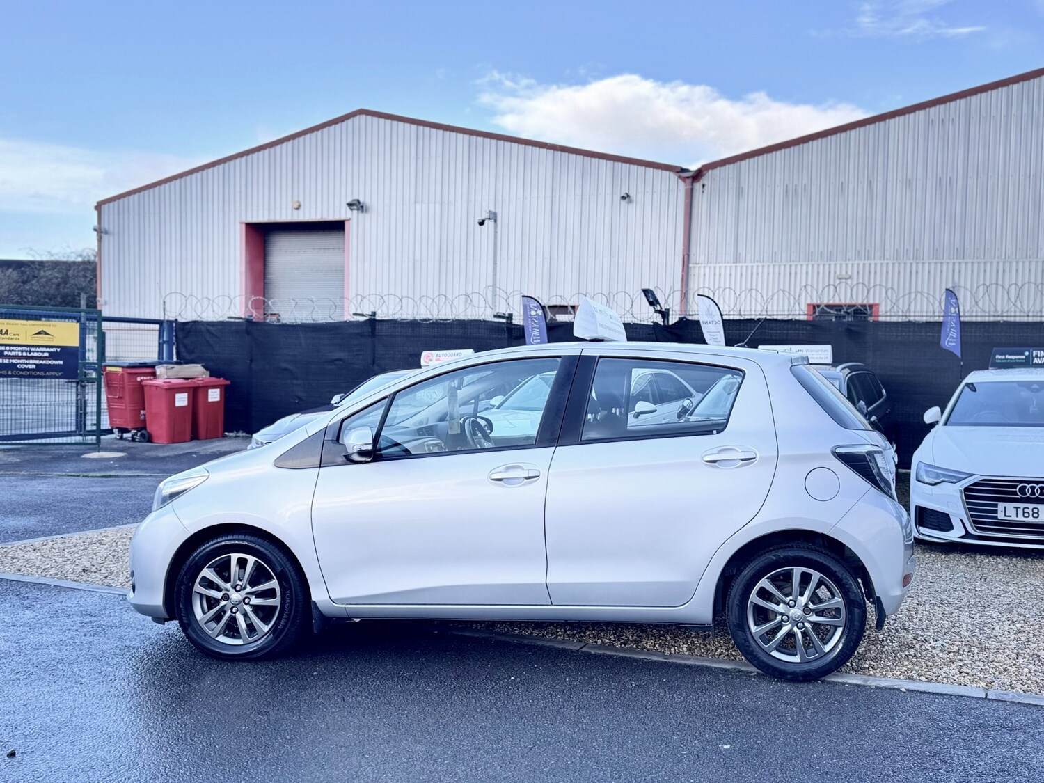 Used Toyota Yaris 2014 for sale - 77298456: Photo 16