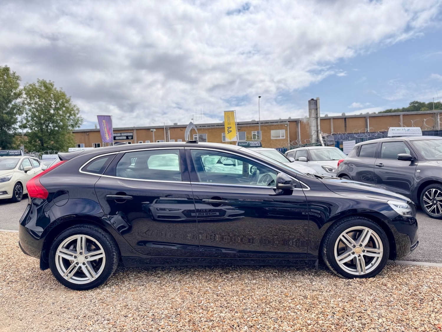 Used Volvo V40 2018 for sale - 76104990: Photo 13