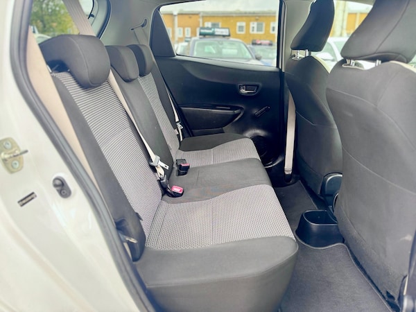Used Toyota Yaris 2013 for sale - 76319741: Photo 12