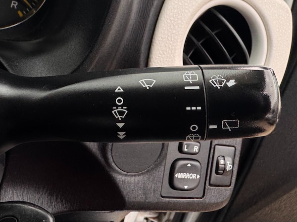 Used Toyota Yaris 2013 for sale - 76319741: Photo 31