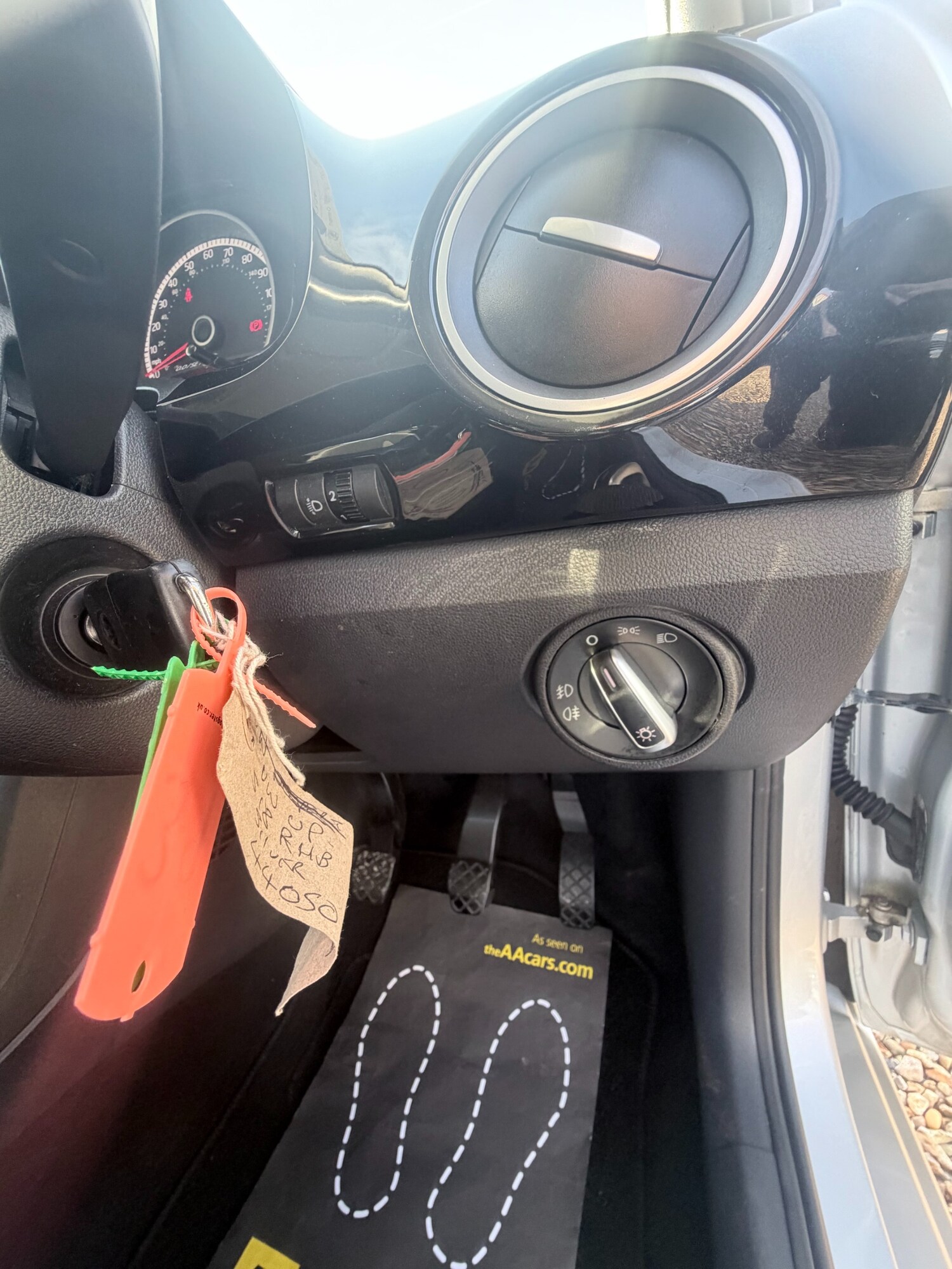 Used Volkswagen up! 2013 for sale - 77984967: Photo 25