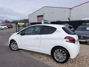 Used Peugeot 208 2016 for sale - 78628584: Photo