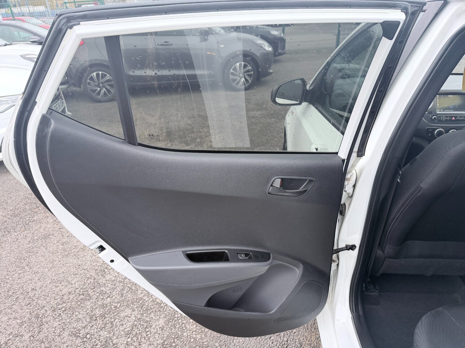 Used Hyundai i10 2018 for sale - 77803275: Photo 38