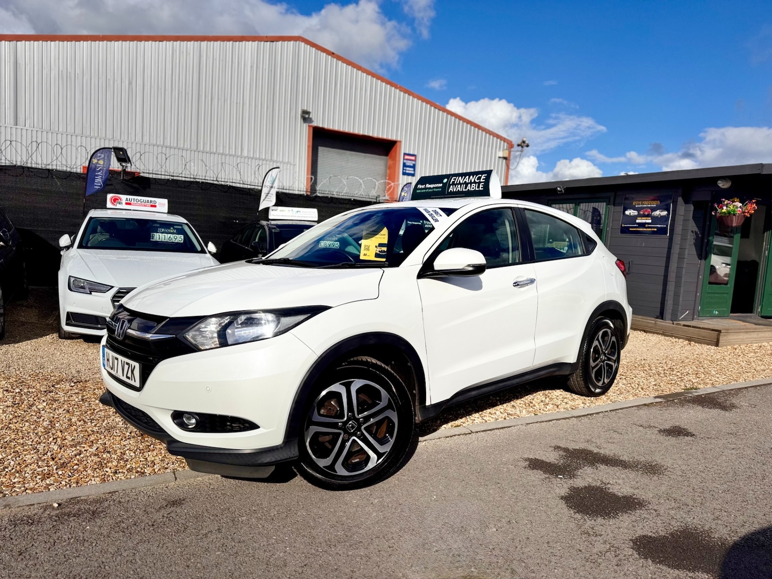 Used Honda HR-V 2017 for sale - 76510350: Photo 3