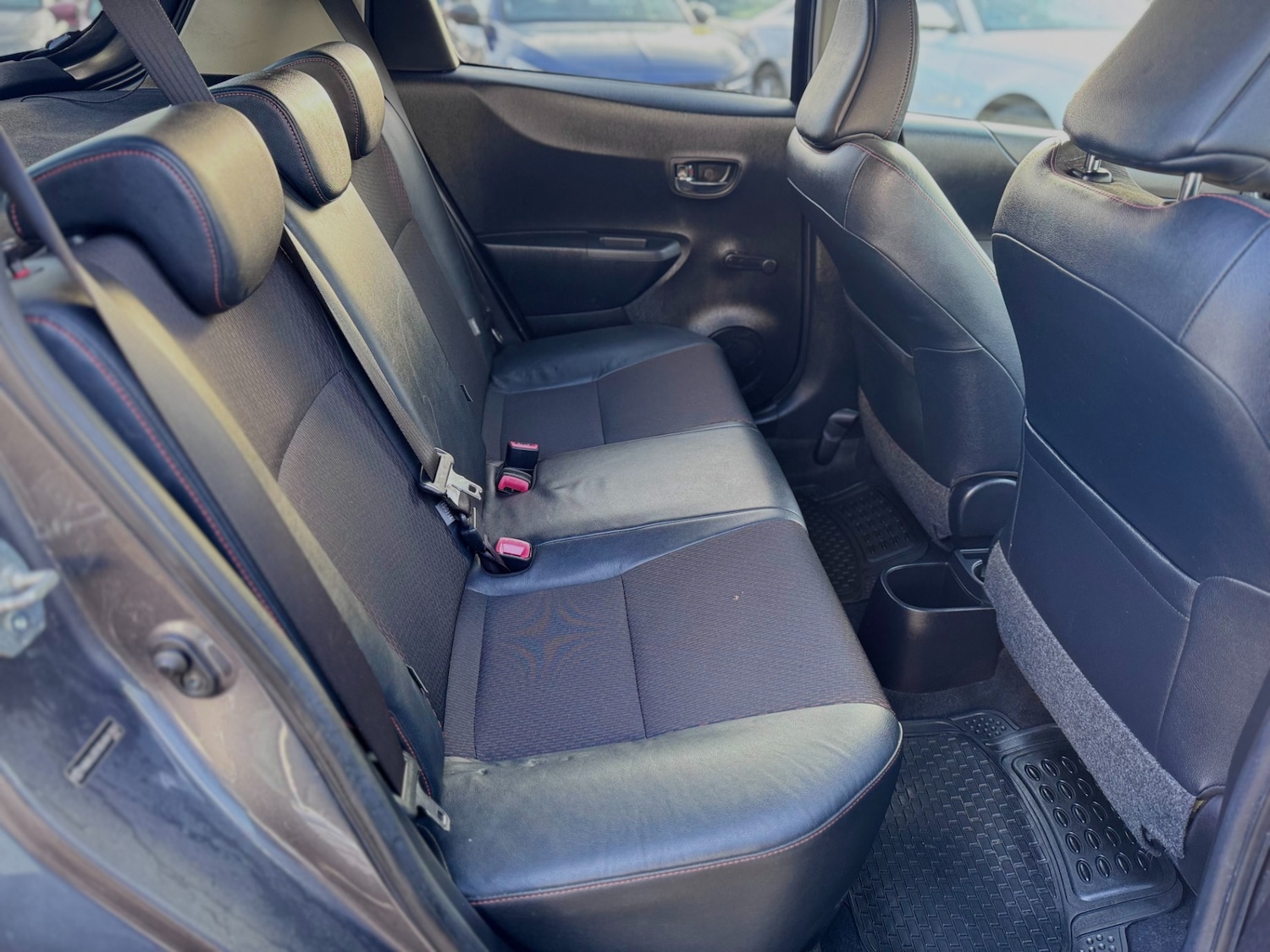 Used Toyota Yaris 2012 for sale - 77147908: Photo 12