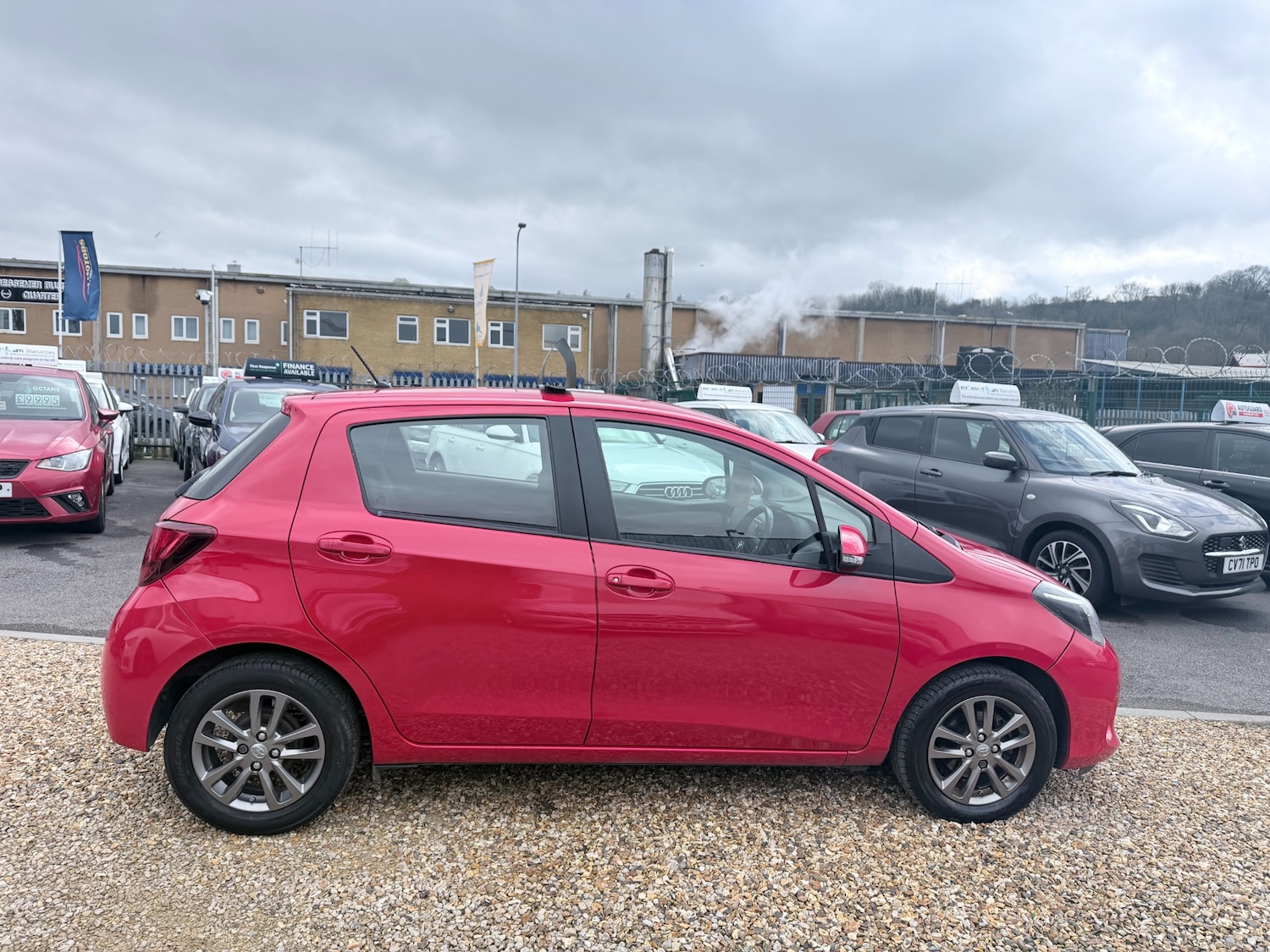 Used Toyota Yaris 2015 for sale - 77689511: Photo 11