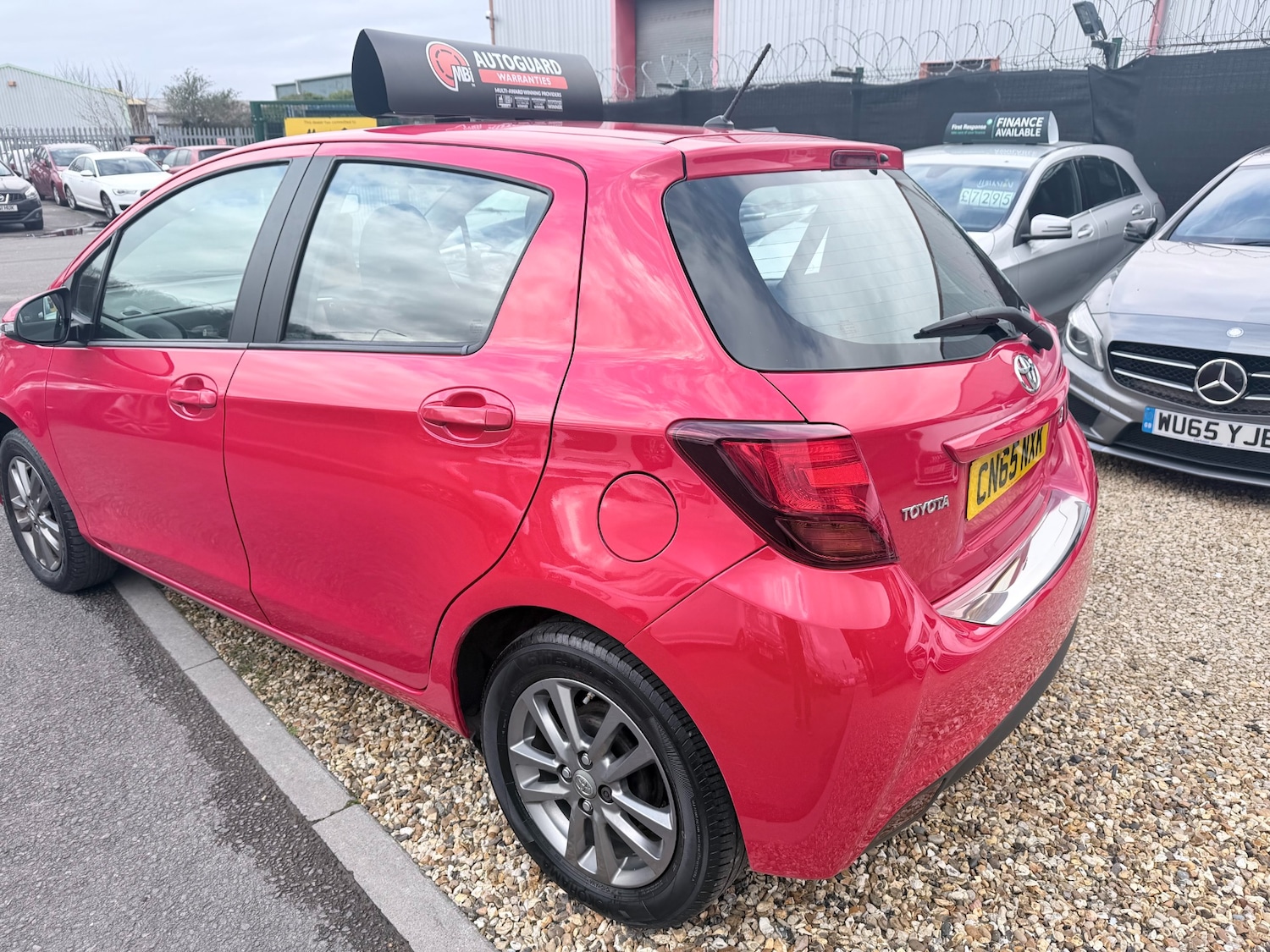 Used Toyota Yaris 2015 for sale - 77689511: Photo 15