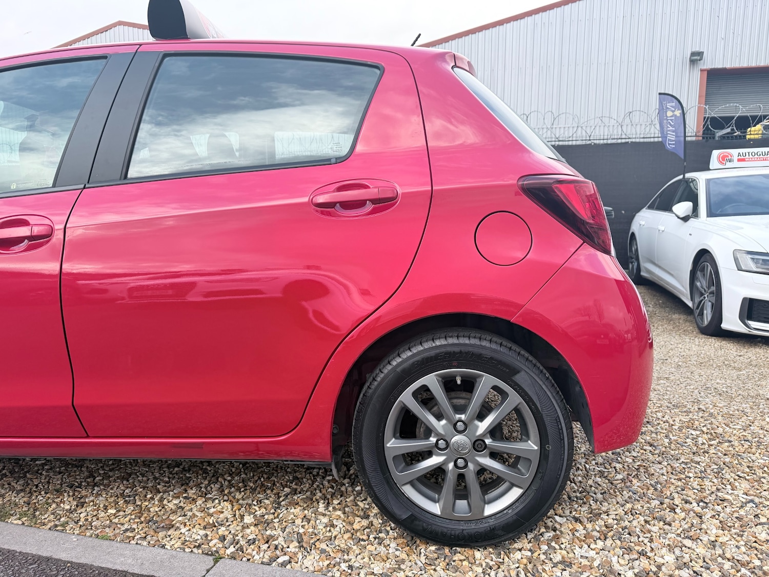 Used Toyota Yaris 2015 for sale - 77689511: Photo 21