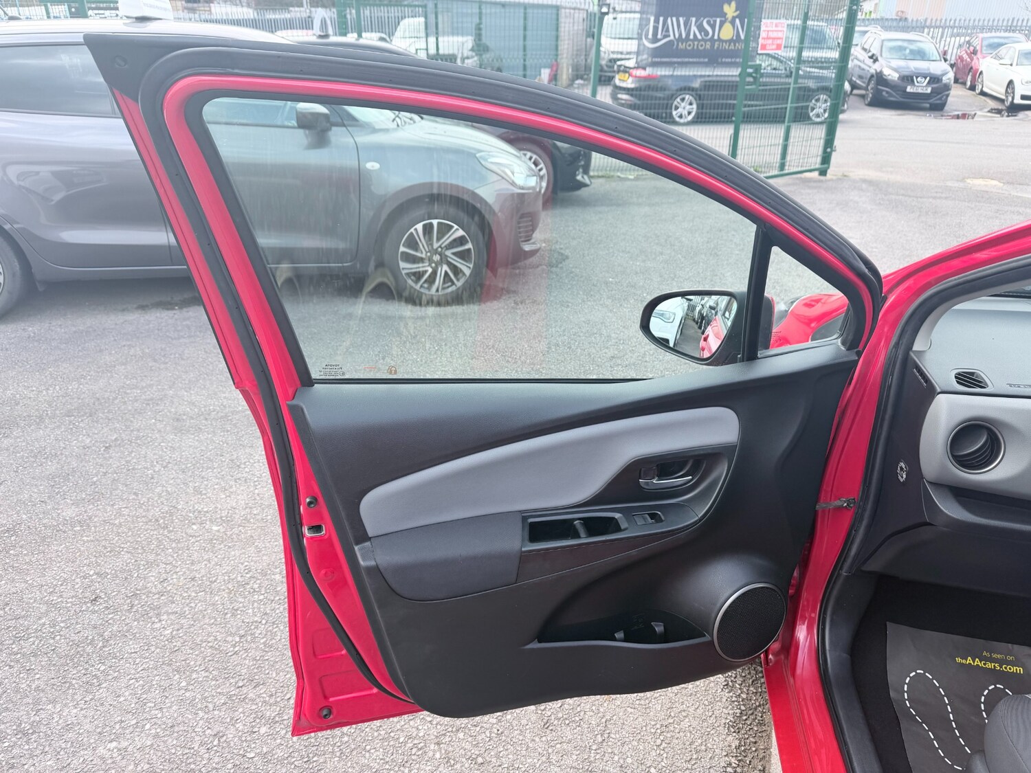 Used Toyota Yaris 2015 for sale - 77689511: Photo 38