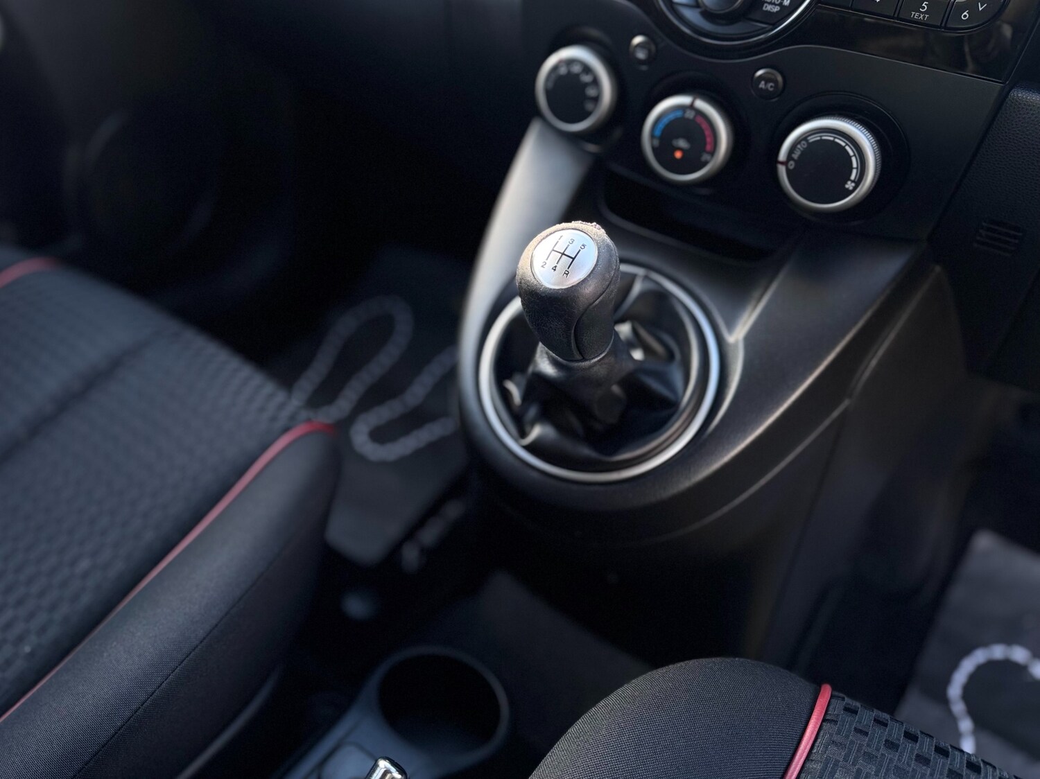 Used Mazda Mazda2 2011 for sale - 78177171: Photo 35