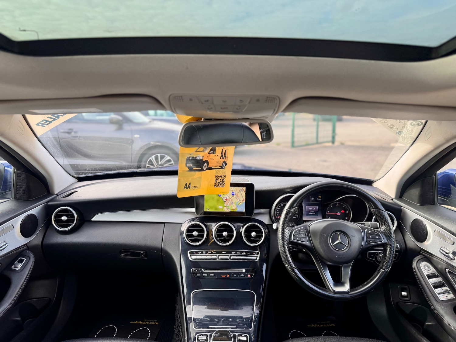 Used Mercedes-Benz C Class 2015 for sale - 76599968: Photo 10