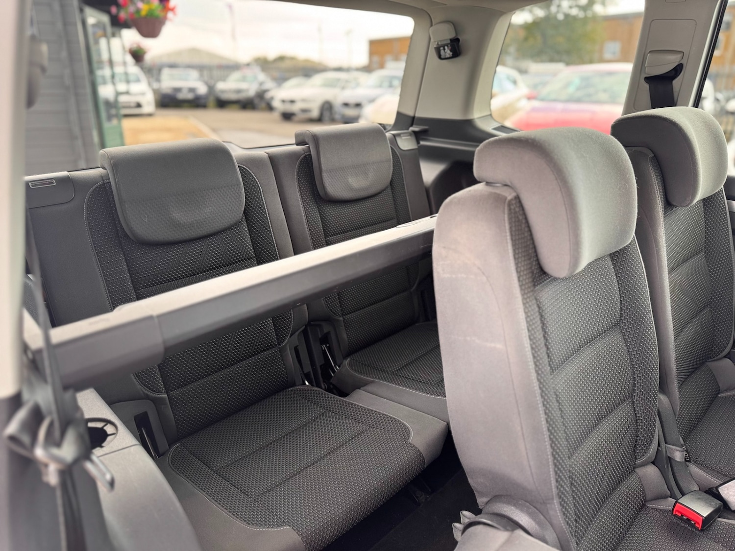 Used Volkswagen Touran 2011 for sale - 76161180: Photo 13