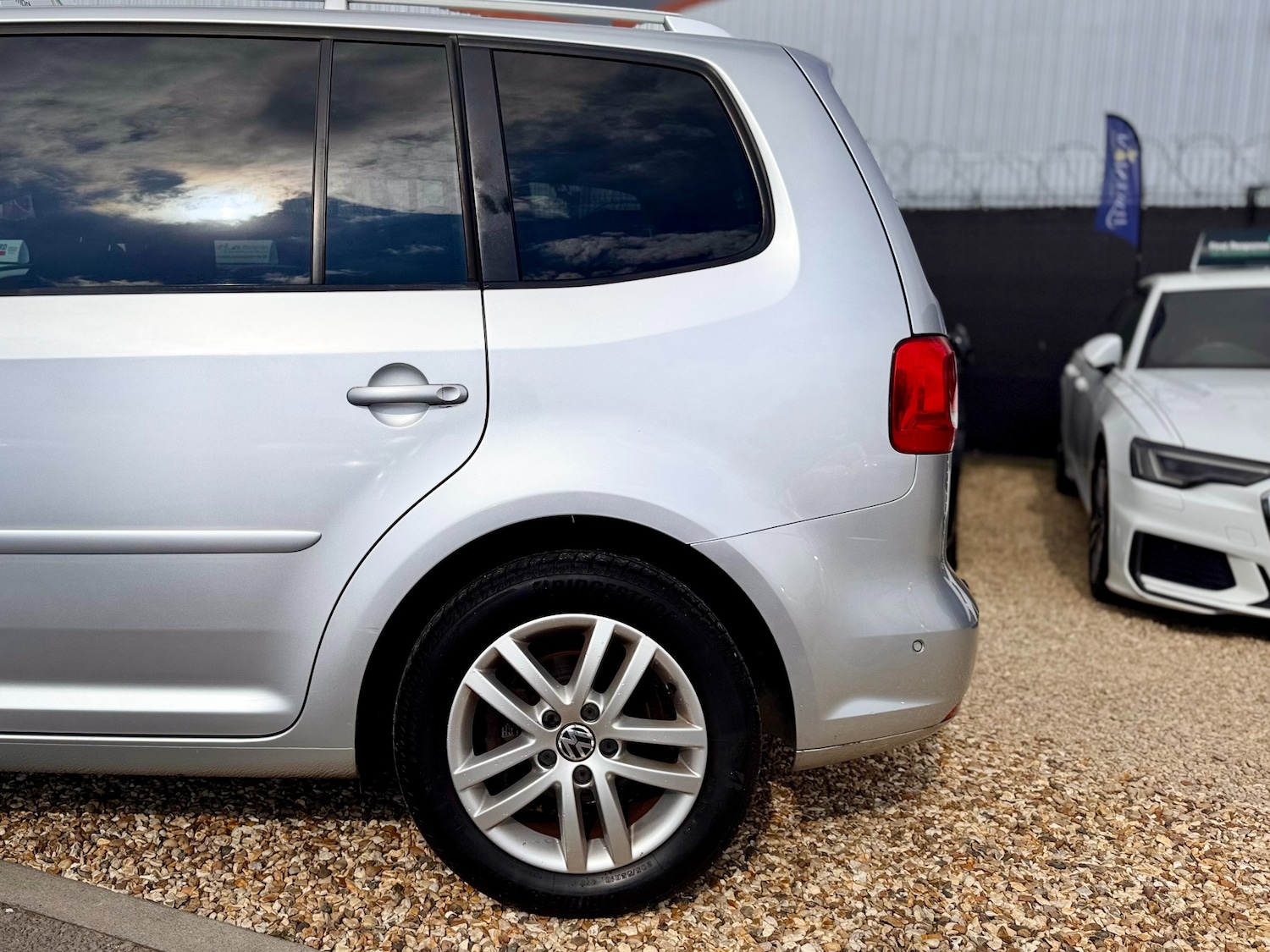 Used Volkswagen Touran 2011 for sale - 76161180: Photo 24