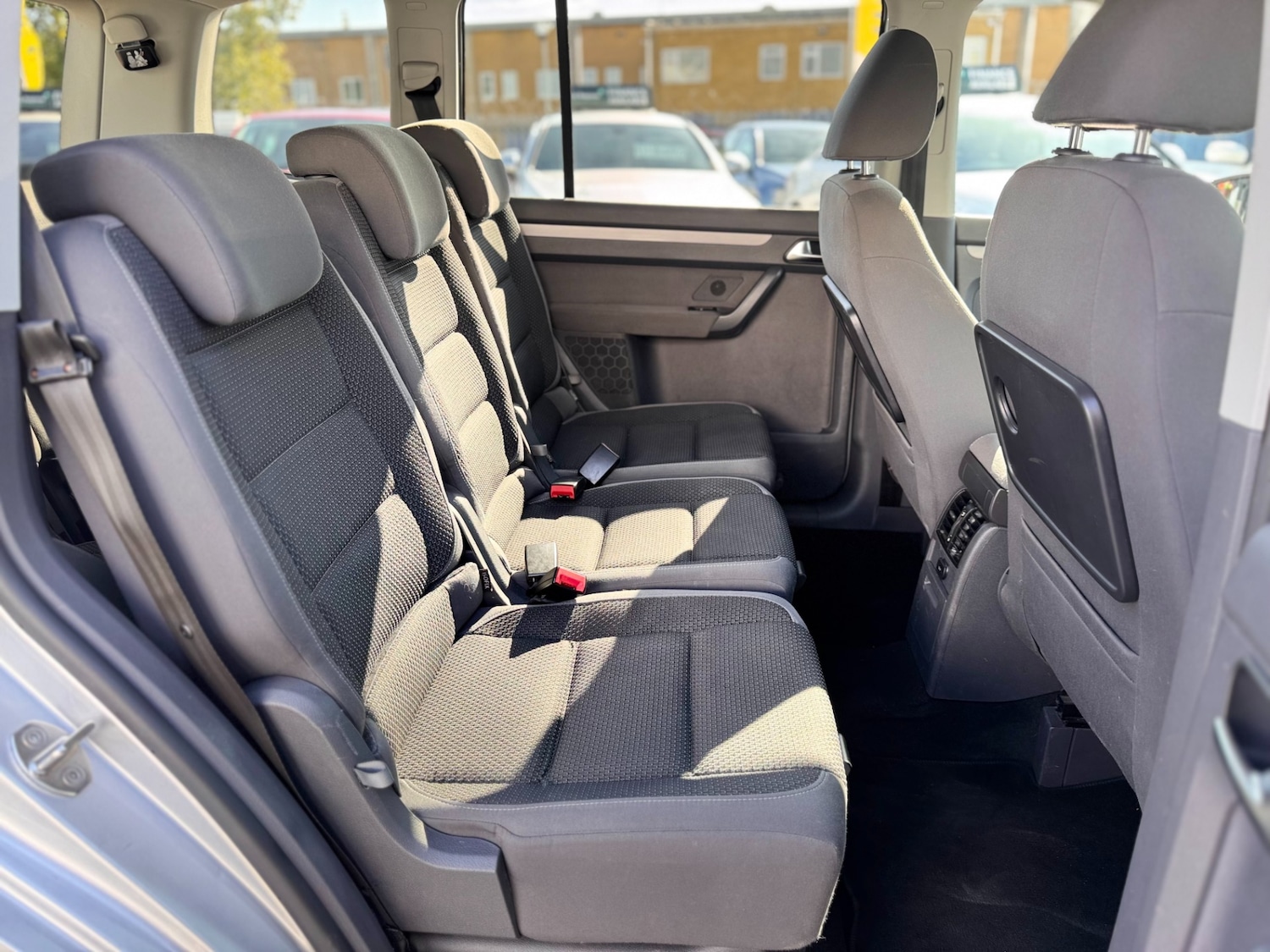 Used Volkswagen Touran 2011 for sale - 76161180: Photo 40