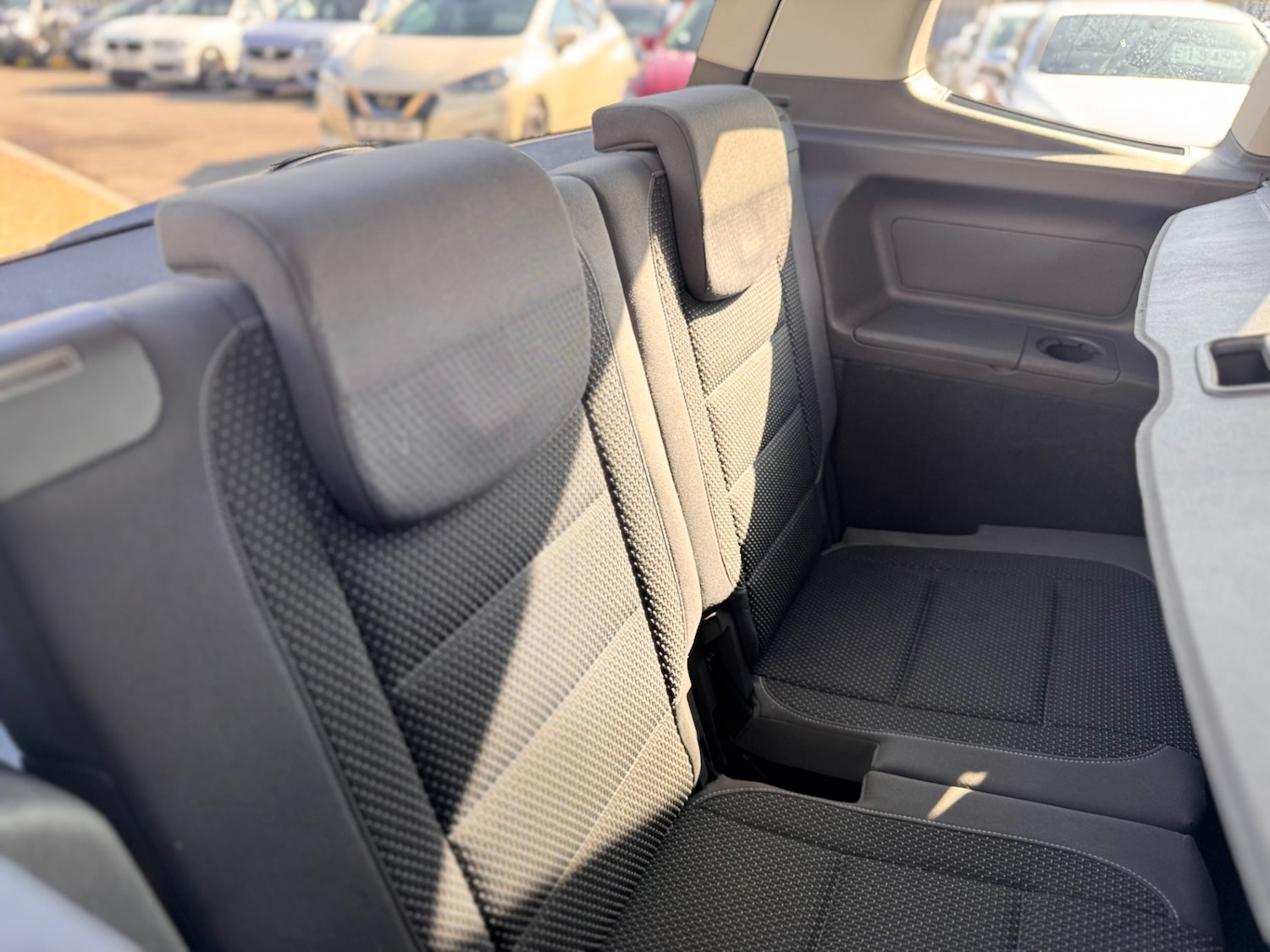 Used Volkswagen Touran 2011 for sale - 76161180: Photo 41