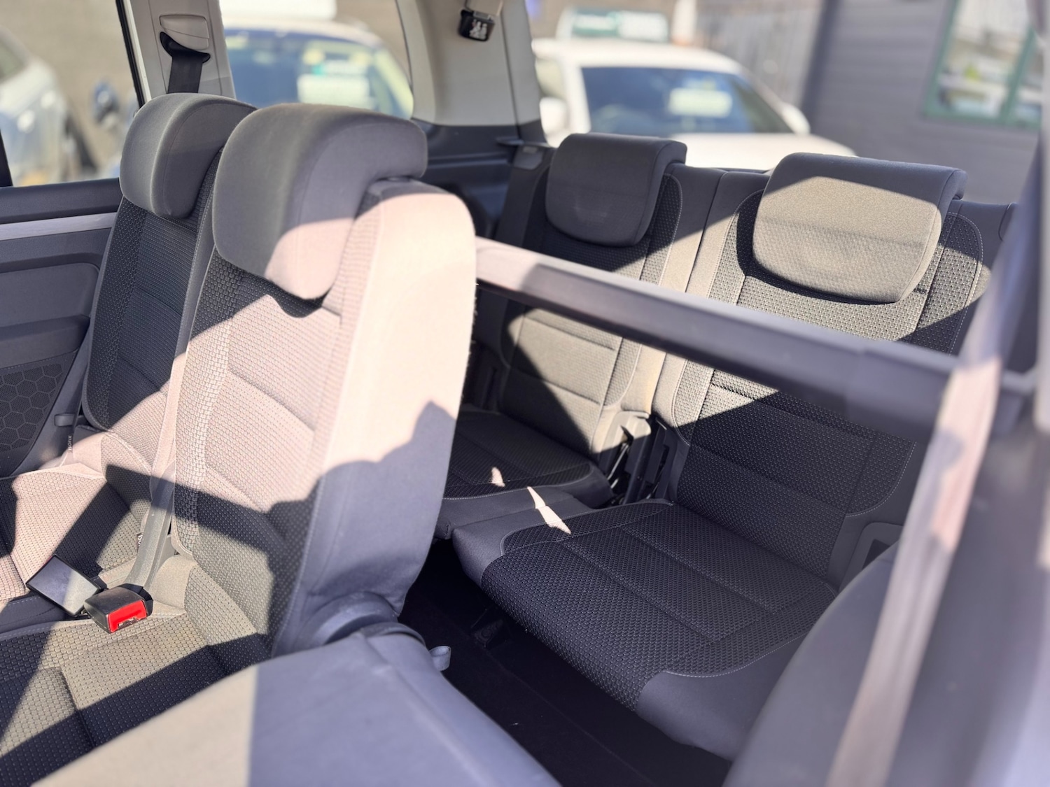 Used Volkswagen Touran 2011 for sale - 76161180: Photo 44