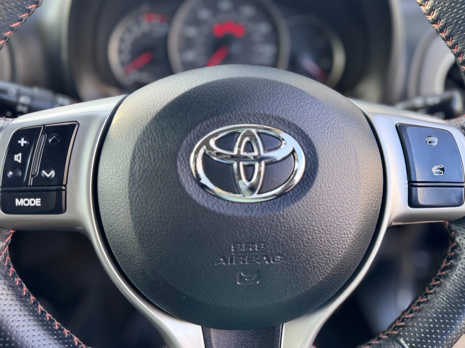 Used Toyota Yaris 2012 for sale - 77404620: Photo 30