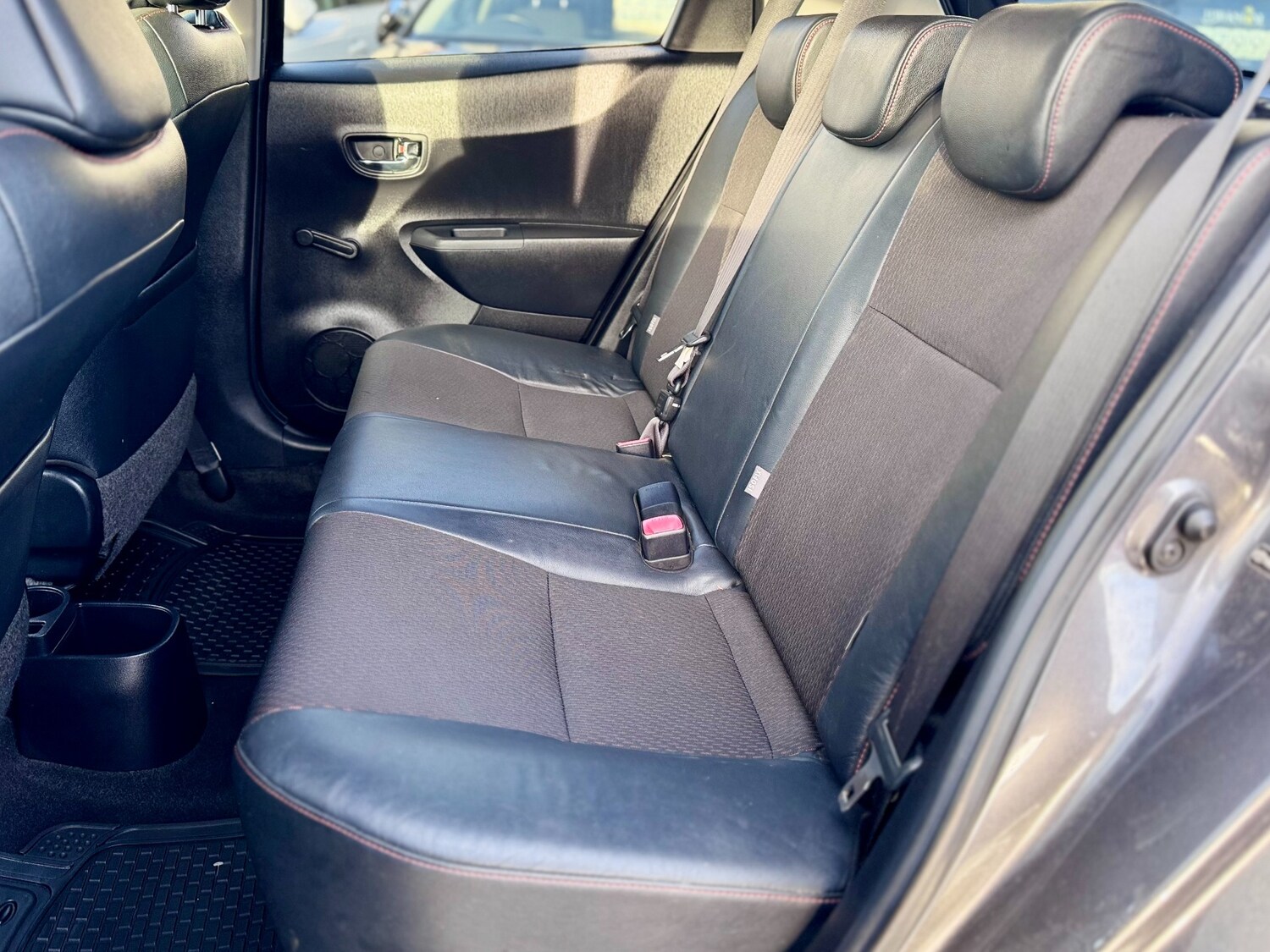 Used Toyota Yaris 2012 for sale - 77404620: Photo 41