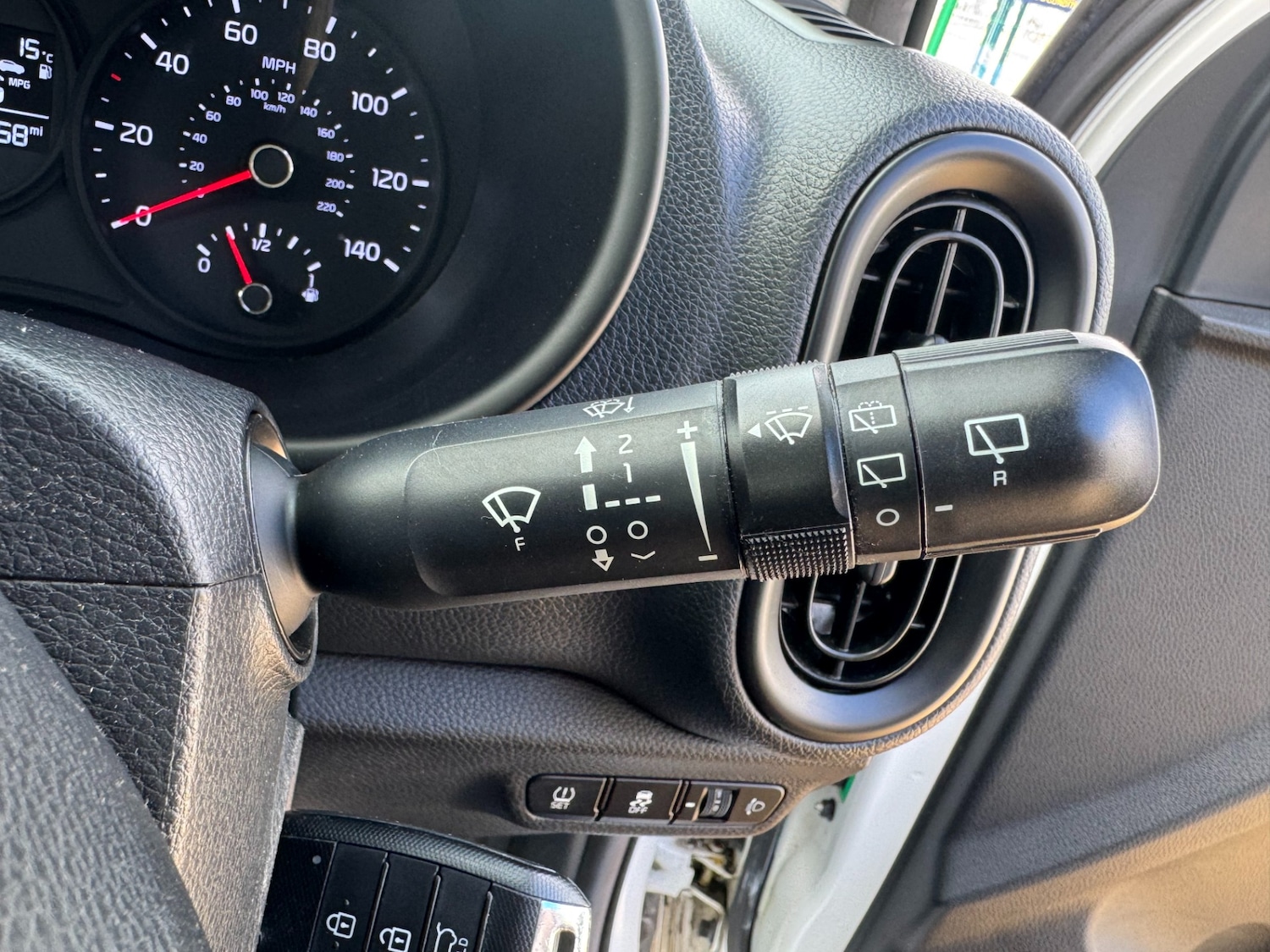 Used Kia Picanto 2018 for sale - 76384660: Photo 28