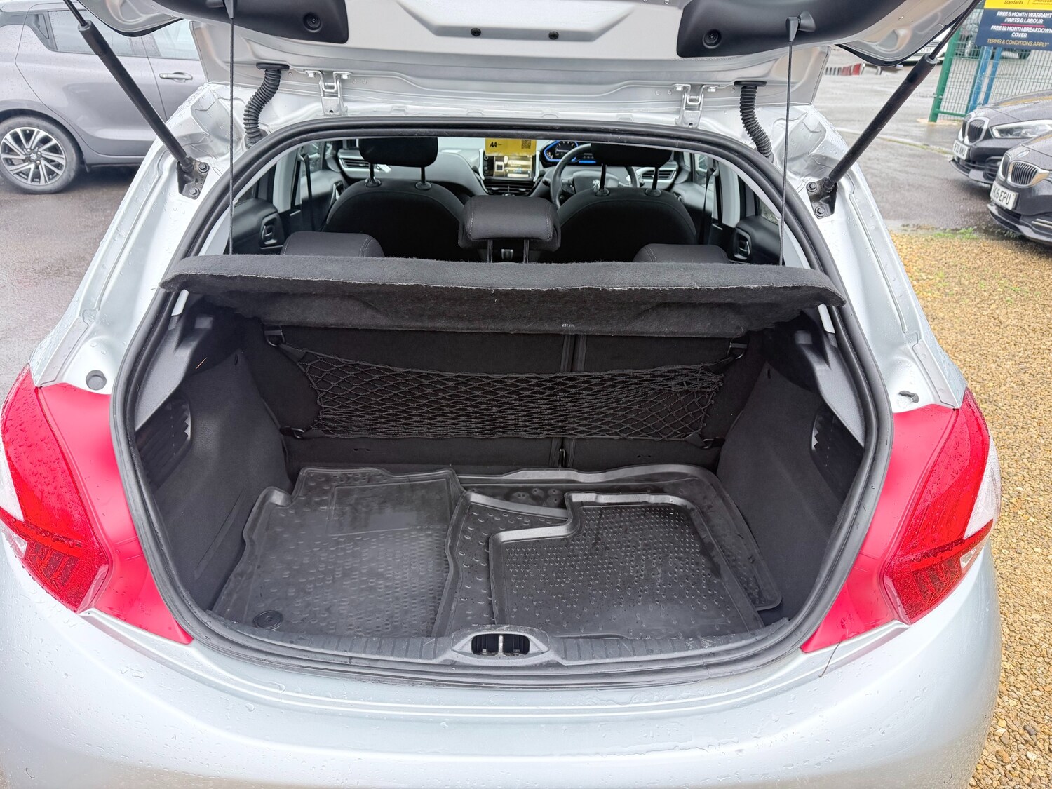 Used Peugeot 208 2013 for sale - 77640065: Photo 18