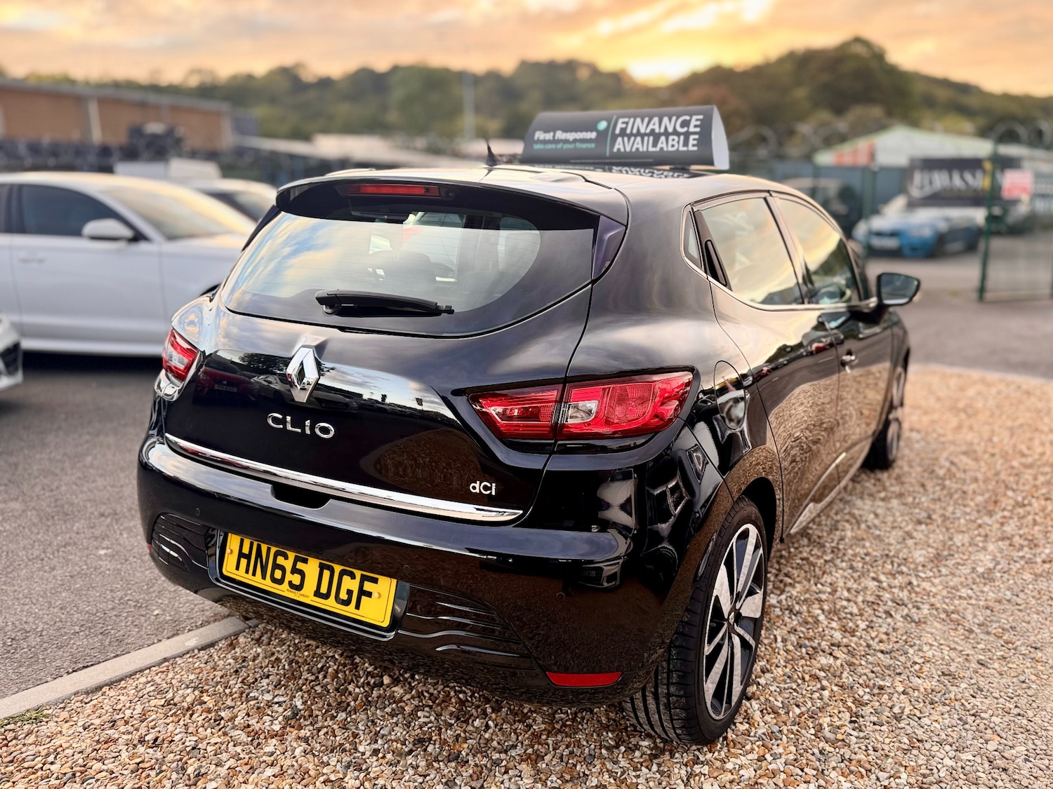 Used Renault Clio 2015 for sale - 76507355: Photo 15