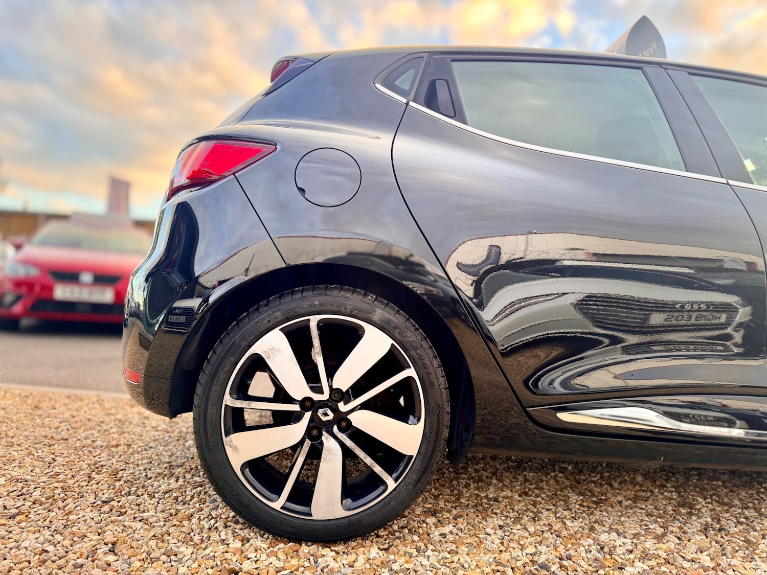 Used Renault Clio 2015 for sale - 76507355: Photo 22