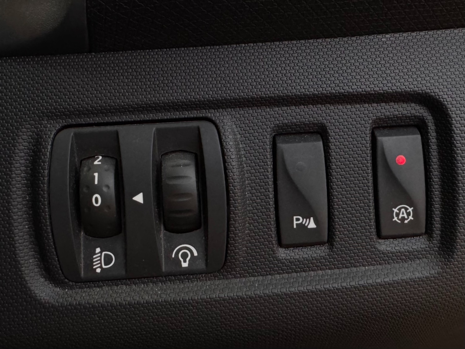 Used Renault Clio 2015 for sale - 76507355: Photo 27