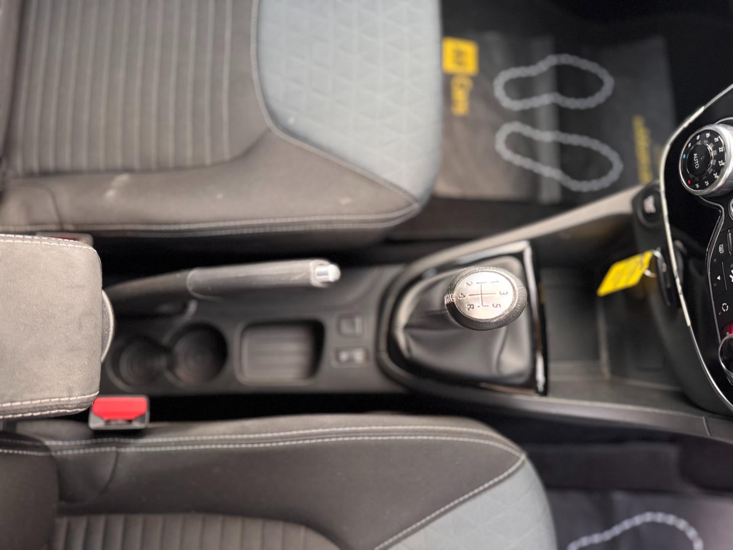 Used Renault Clio 2015 for sale - 76507355: Photo 33