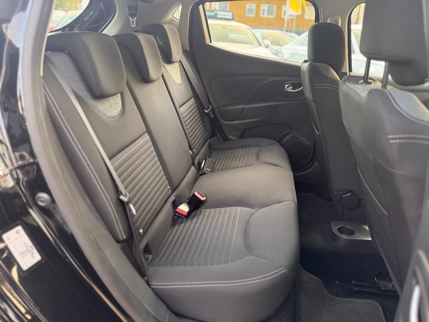 Used Renault Clio 2015 for sale - 76507355: Photo 36